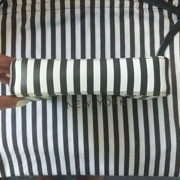 Henri Bendel leather crossbody bag - Picture 10 of 15